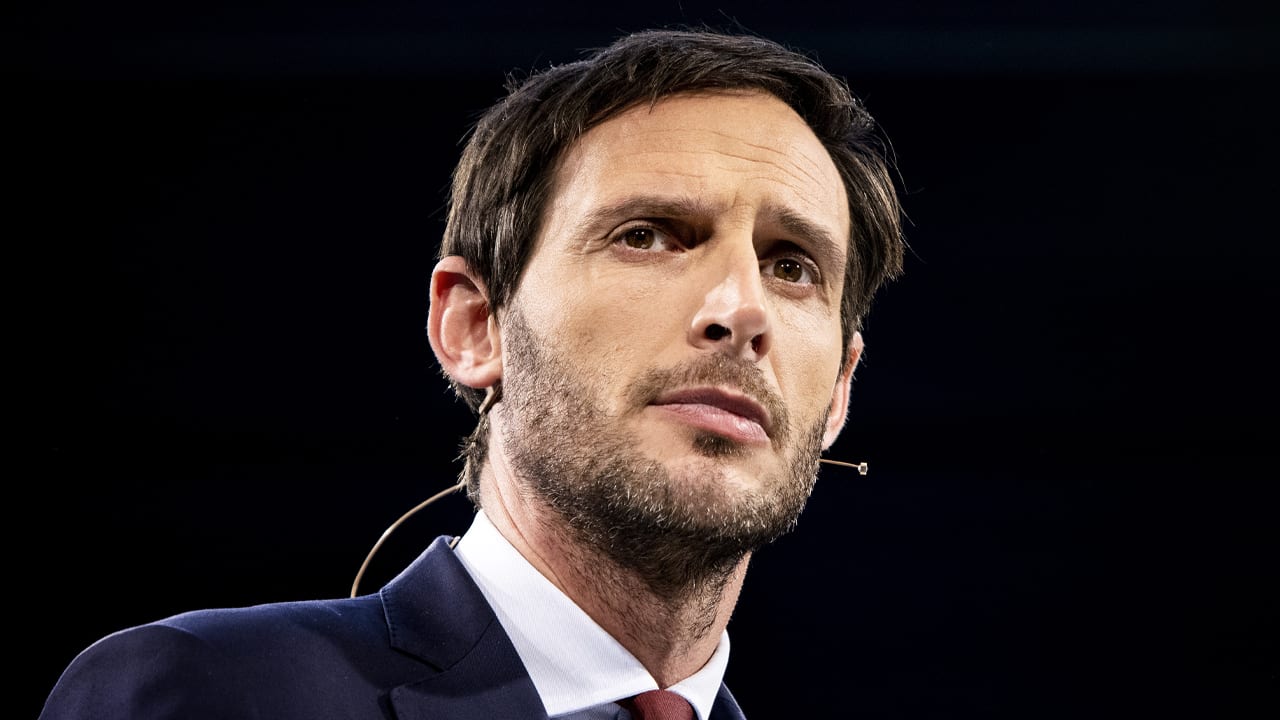 Minister Hoekstra en delegatie in Kiev schuilkelder in na luchtalarm, knallen te horen in de stad