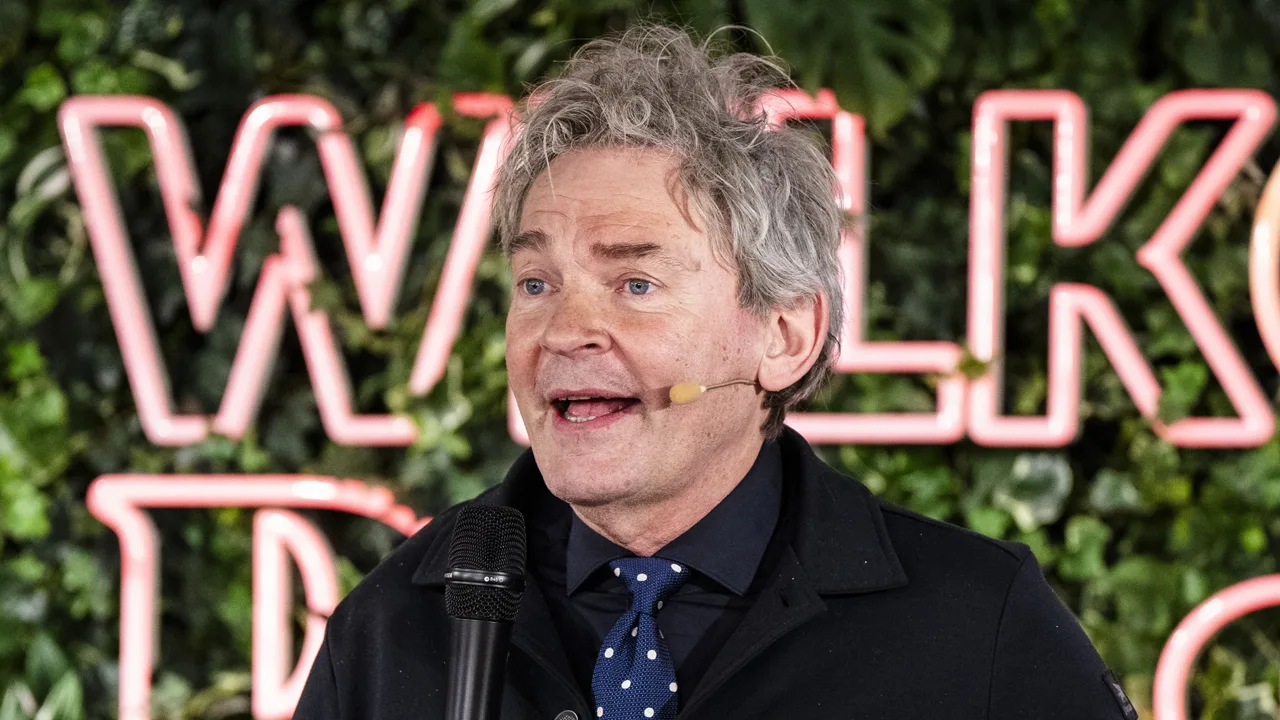 Matthijs van Nieuwkerk dankzij Youp van 't Hek alsnog in VARAgids