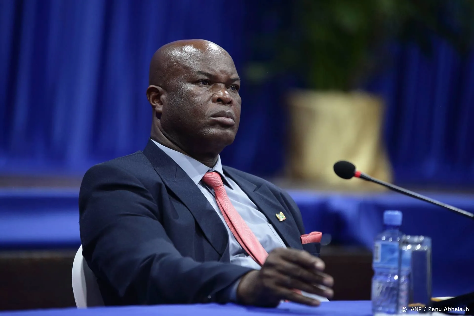 Voetbalbond Concacaf onderzoekt voetballende politicus Brunswijk (60)