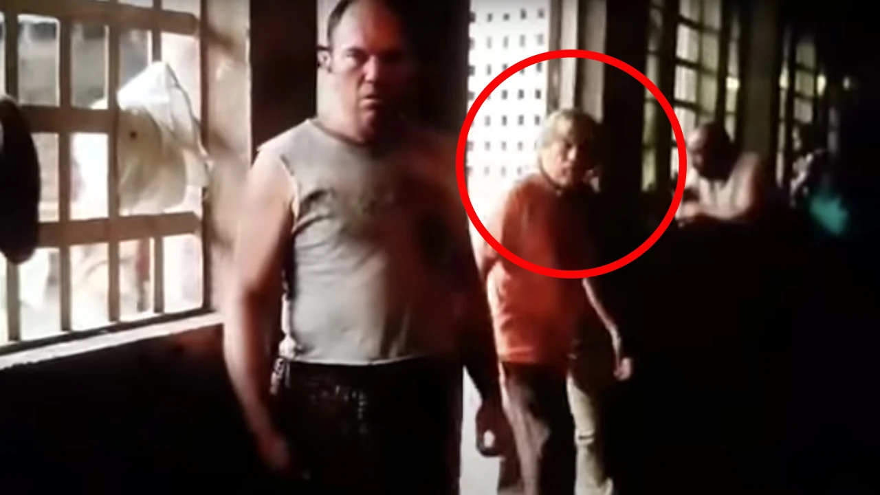 Oplettende kijker spot Johan Derksen in aflevering Prison Break