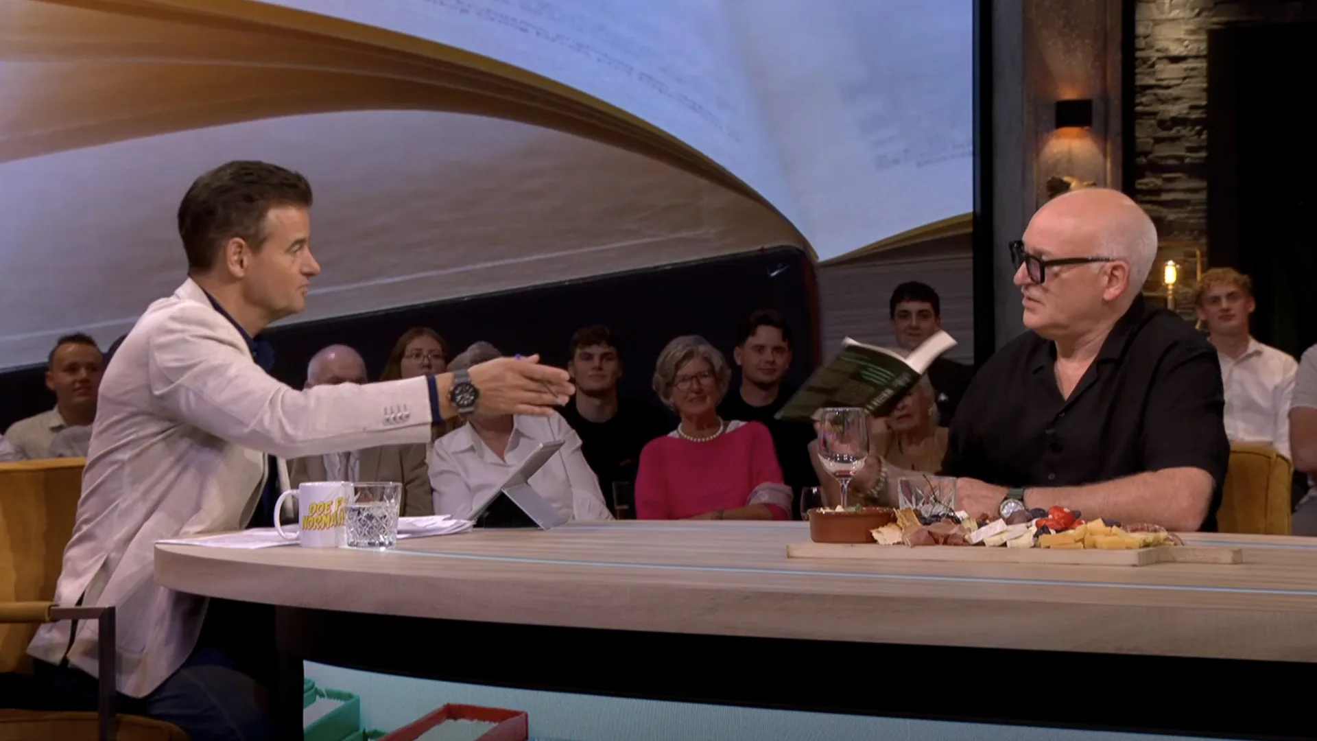 René van der Gijp tegen Wilfred Genee: 'Lees maar voor, dit is wat jij mensen aandoet'