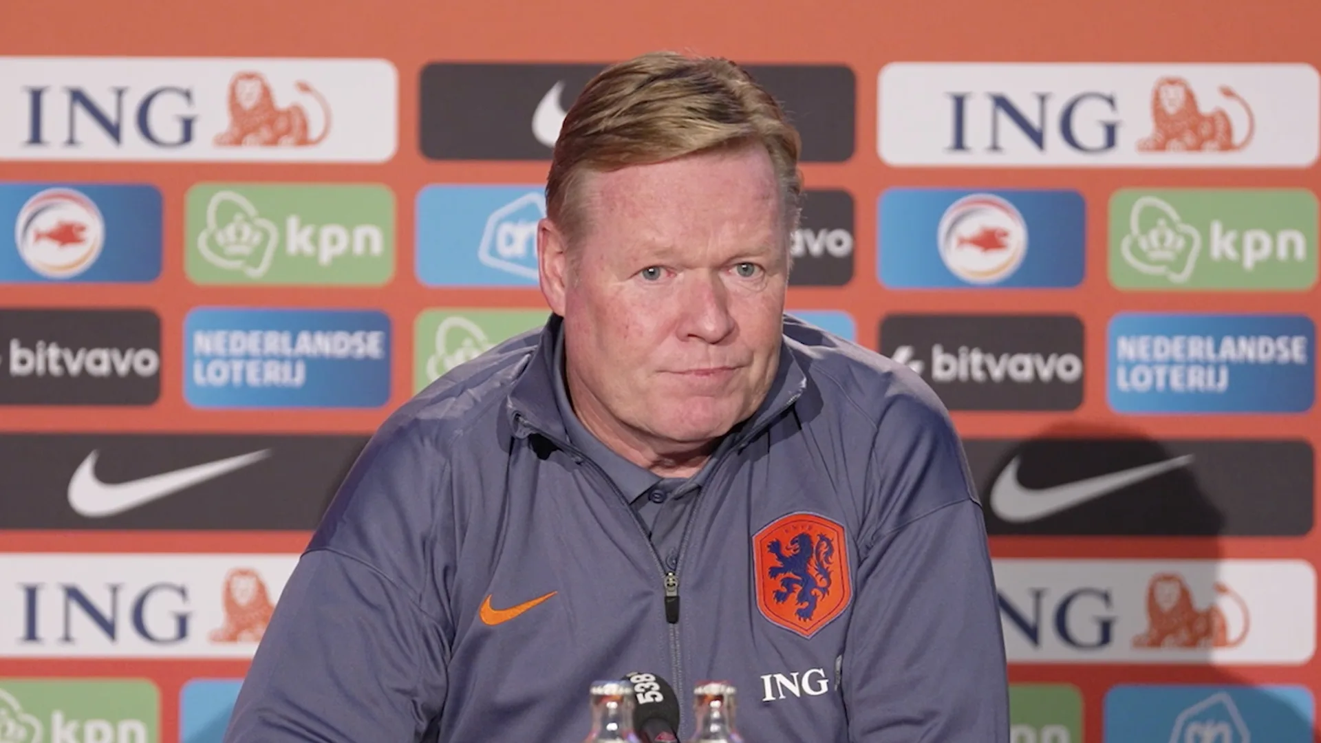 Koeman over protestactie Amnesty bij KNVB: 'Dat leeft niet binnen de spelersgroep'