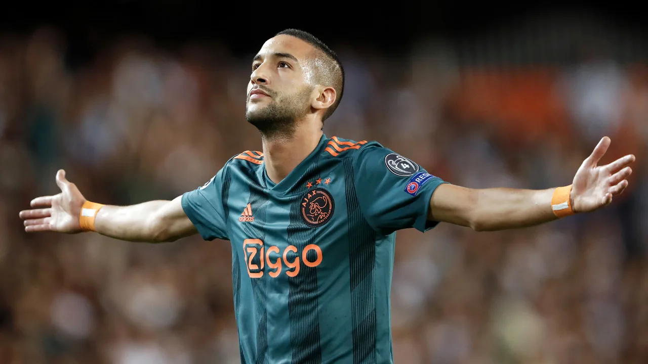 Doelpunt Ziyech tegen Valencia verkozen tot Ajax-goal van het seizoen