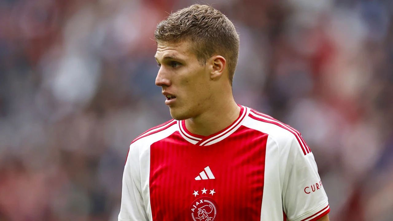 Officieel: Ajax verhuurt Medic met optie tot koop aan VfL Bochum