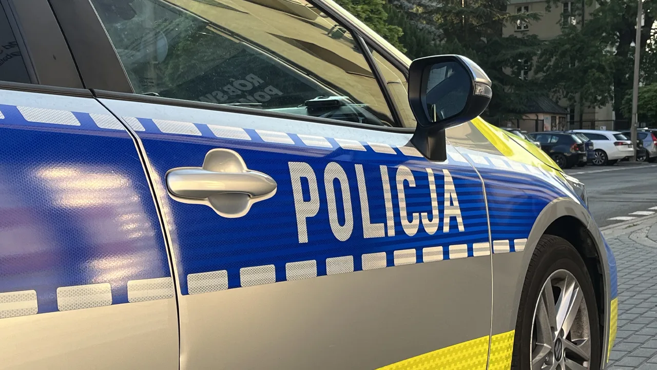 'Hoofd van vrouw afgehakt met bijl op Universiteit van Warschau'