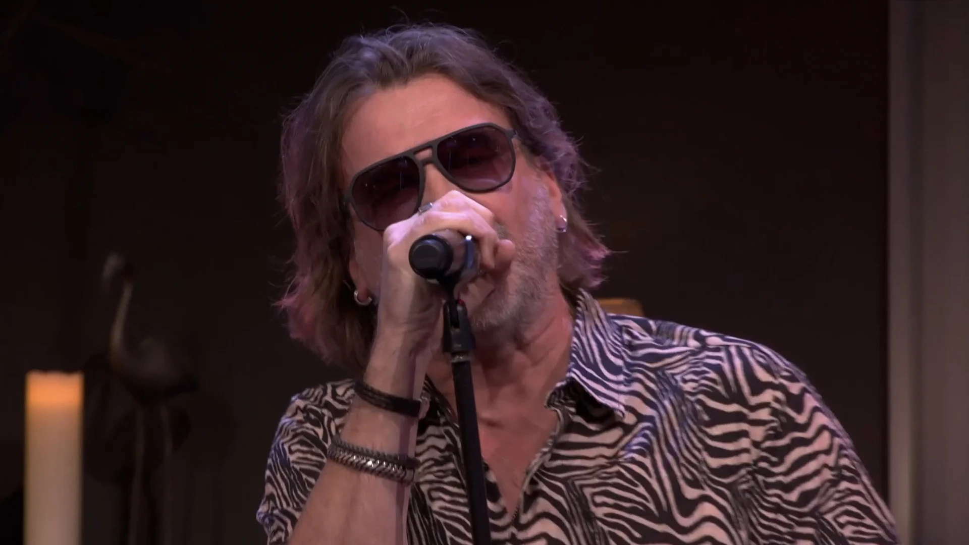 The Tribute-band Coming On Strong zorgt voor een knallende start van De Oranjewinter!