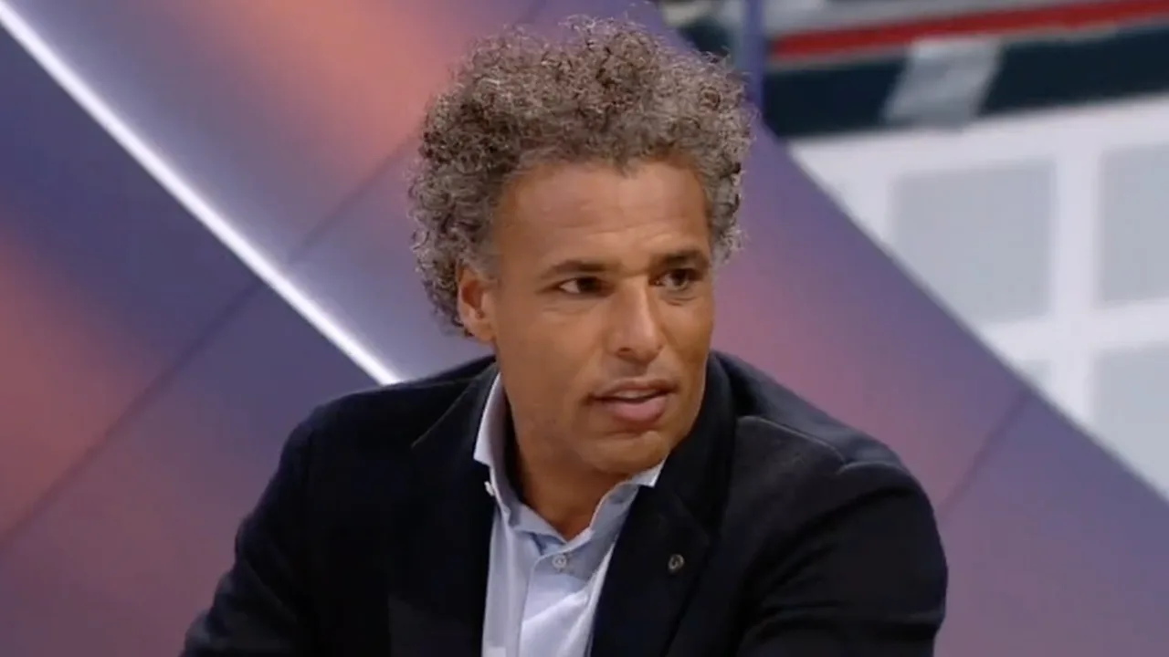 Van Hooijdonk reageert geprikkeld op kritische Twitteraar: ‘Dat ben je zeker alweer vergeten’