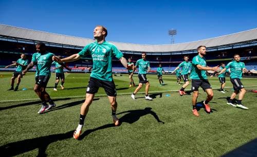 Feyenoord met kleinere groep op trainingskamp door coronageval