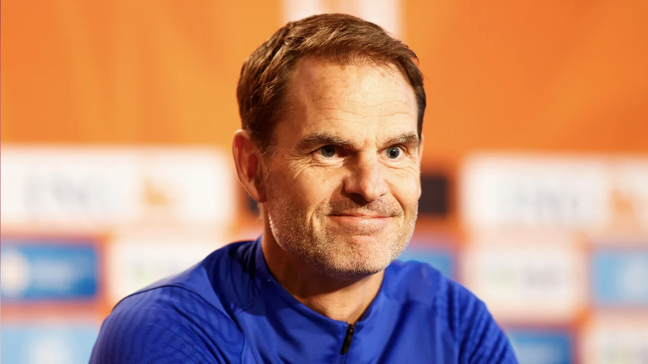 De Boer verklaart uitspraak over Van de Beek: ‘Keek scheef op het lijstje’