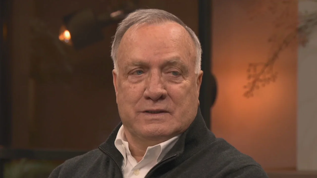 Dick Advocaat geeft positieve update over gezondheid van zijn vrouw: 'Alles is prima'