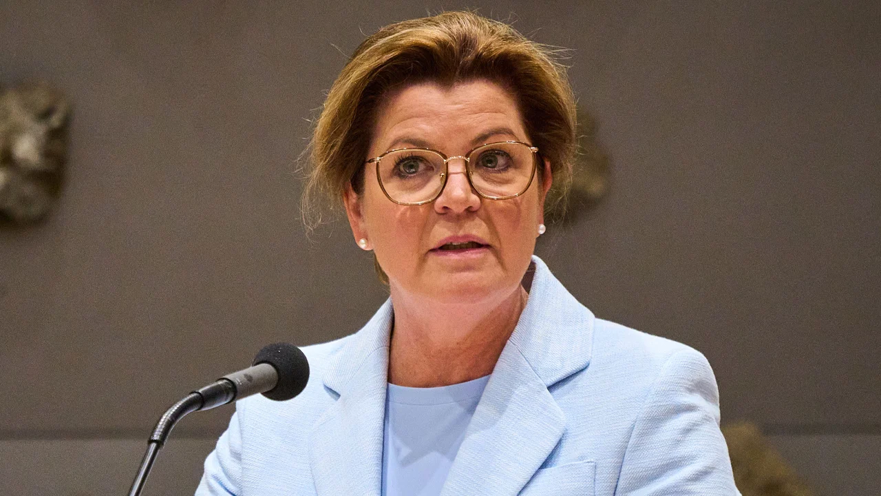 Kabinet steunt plan om beschermde status van wolf af te zwakken