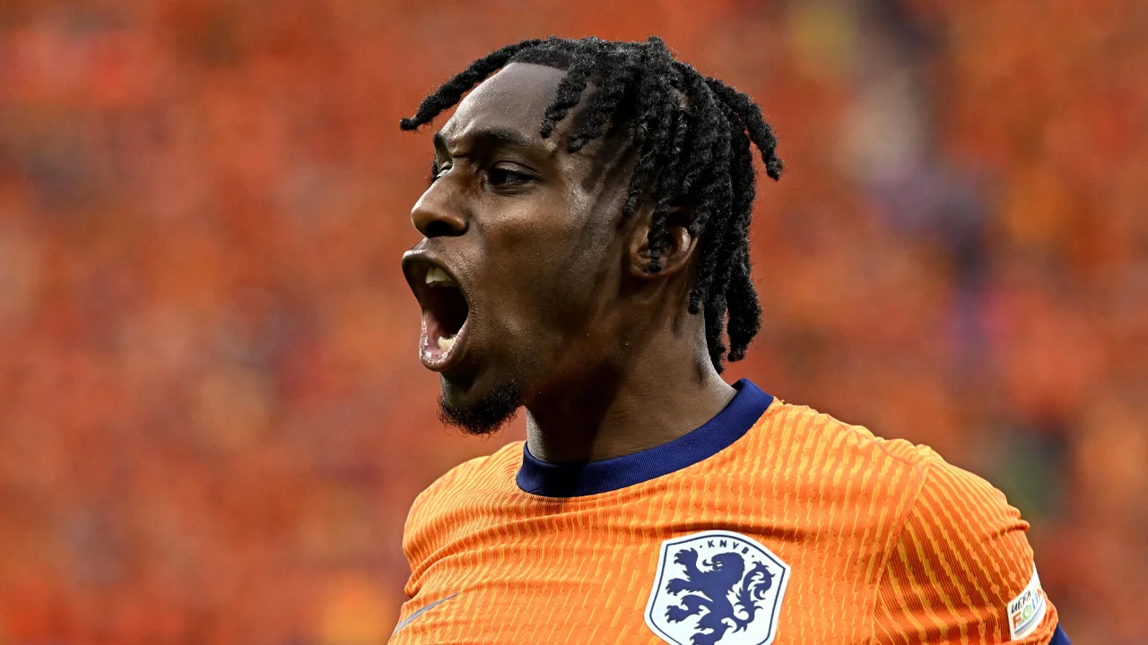 'Jeremie Frimpong dichtbij overstap naar Liverpool van Arne Slot'