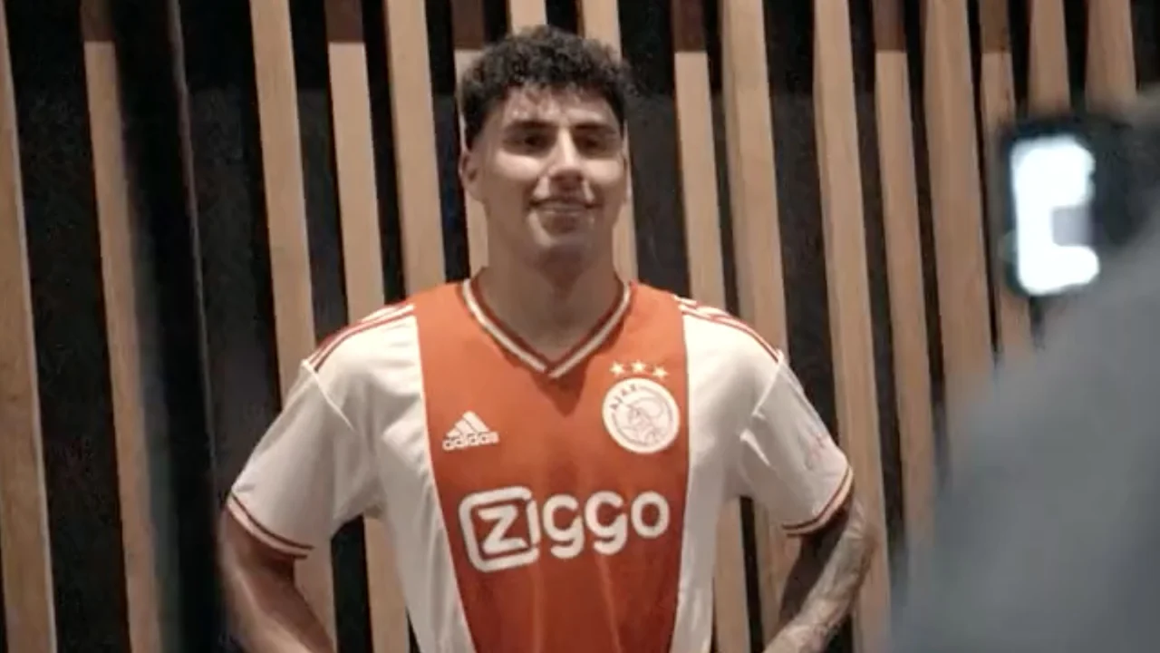 Officieel: Ajax bevestigt komst Mexicaanse rechtsback Jorge Sánchez