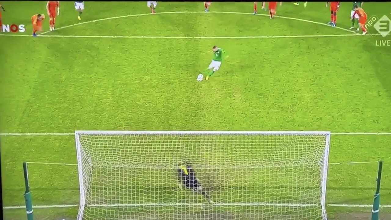 Ier Davis schiet penalty de parkeerplaats op en laat kans op voorsprong liggen