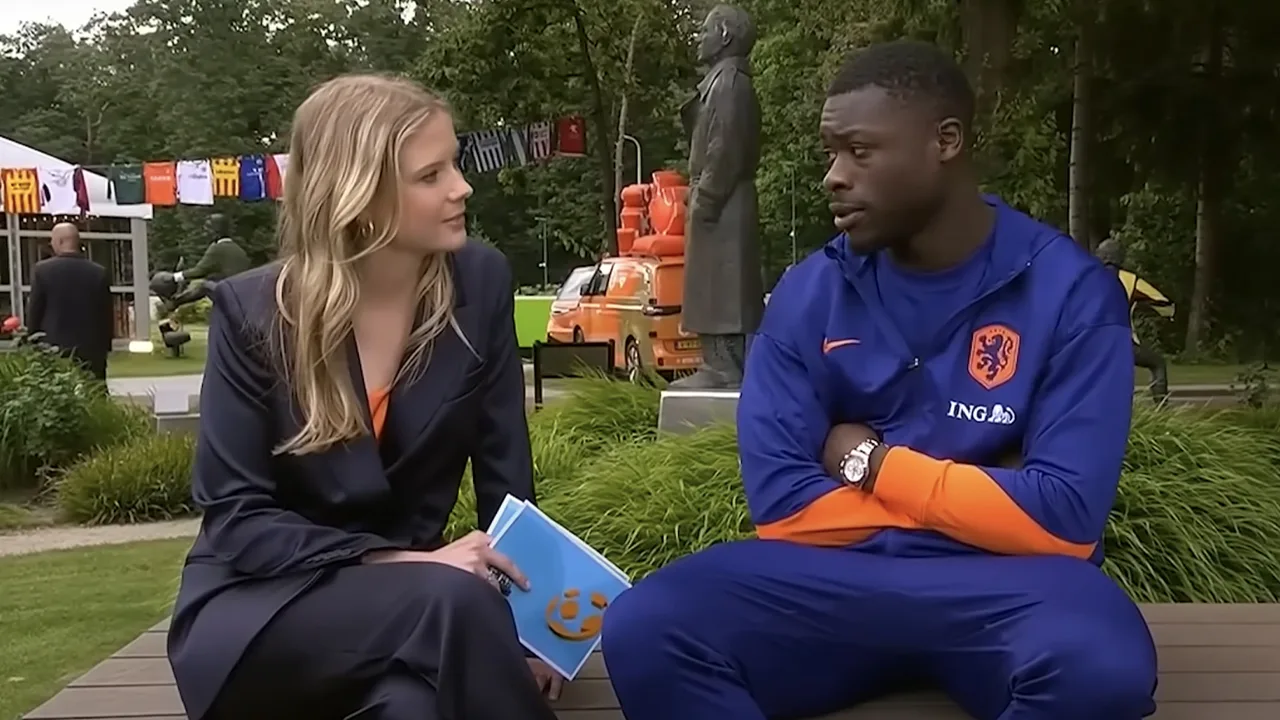 Brobbey: 'Ik moet het er nog even met Noa Vahle over hebben dat ze dat op tv vertelde'