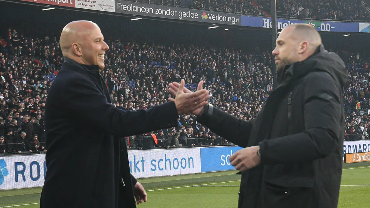 ‘Slot wil Heitinga opnemen in technische staf Liverpool’