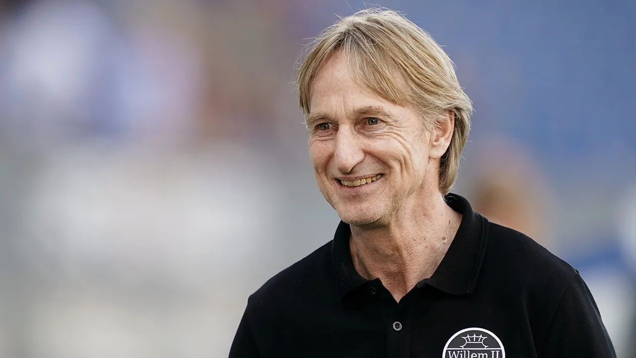 Koster ook volgend seizoen trainer van Willem II