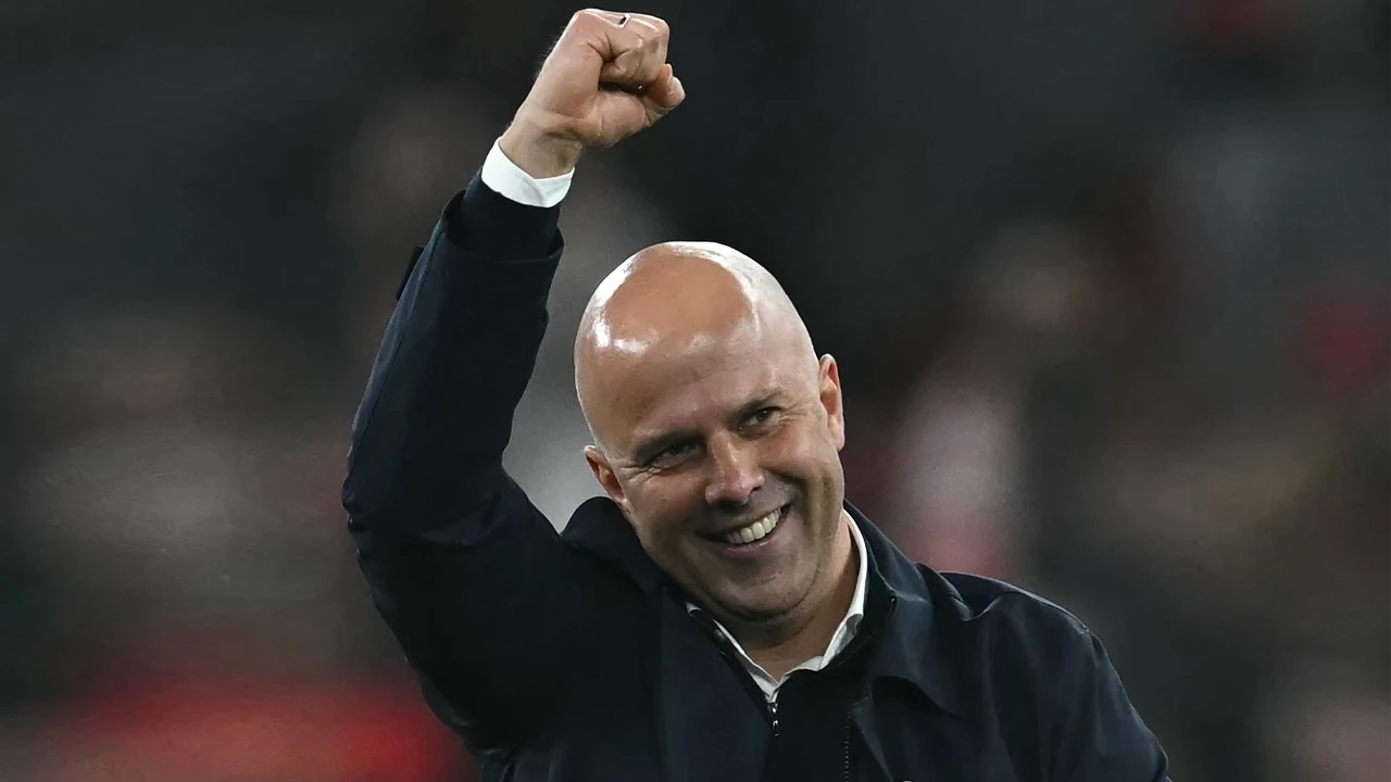 Arne Slot verkozen tot Manager van de Maand november in Premier League