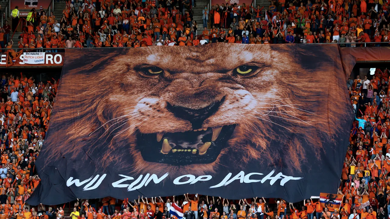 Oranje compenseert fans voor missen training