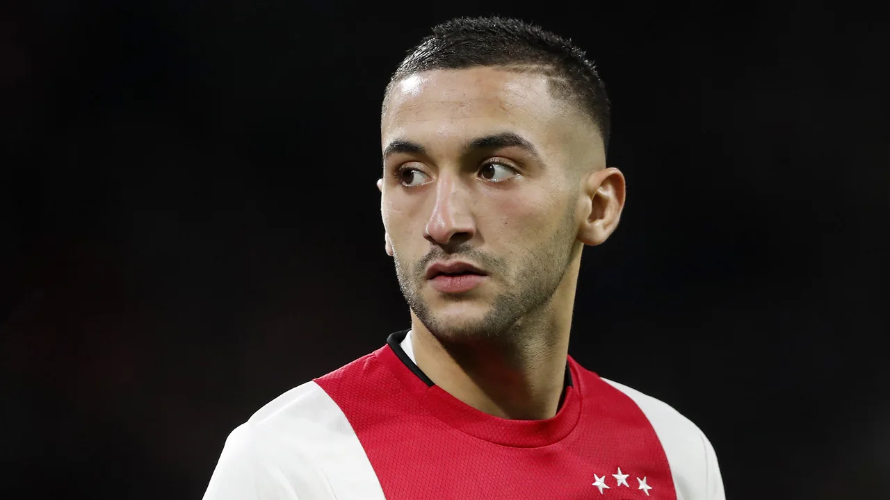 'Misschien moet Ajax even gaan bellen met Hakim Ziyech!'