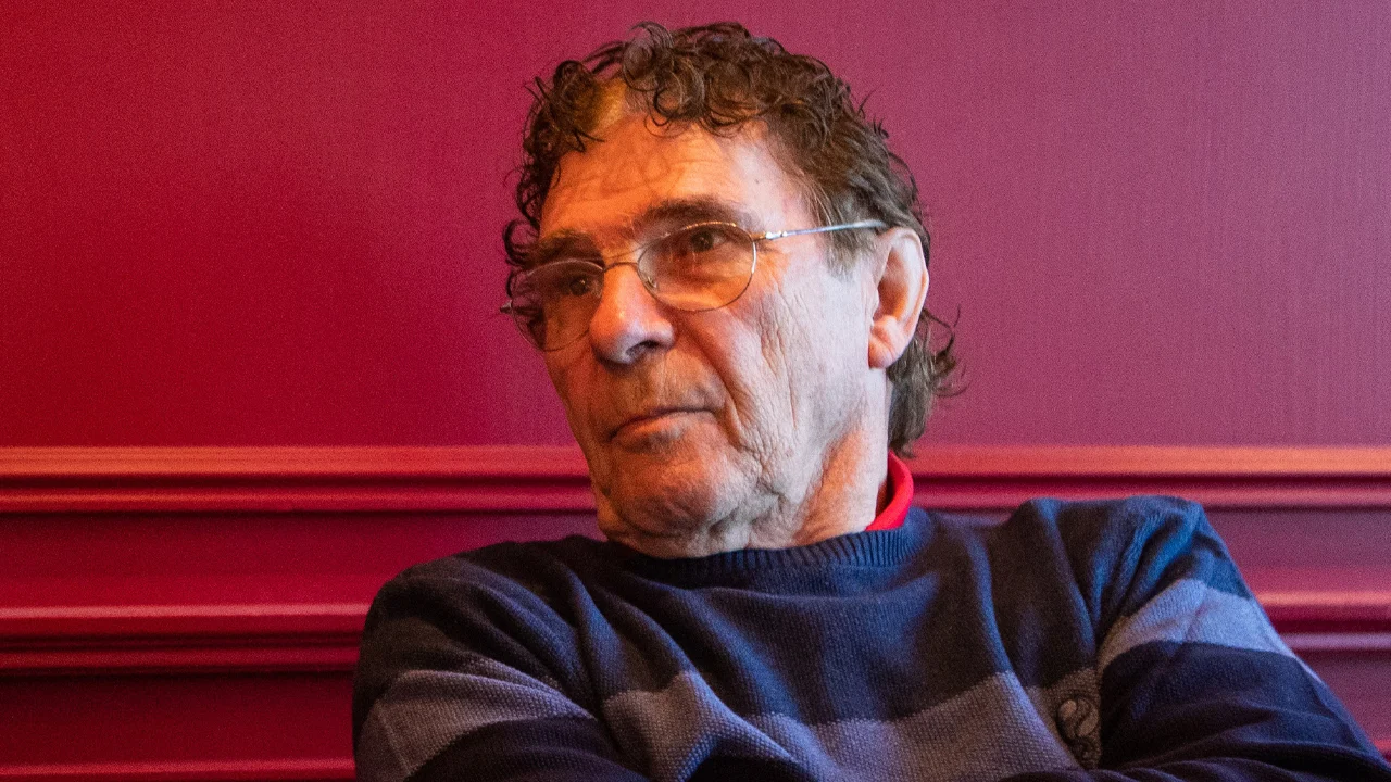 Van Hanegem kritisch op Ajacied: 'Dat is een heel middelmatige speler geworden!'