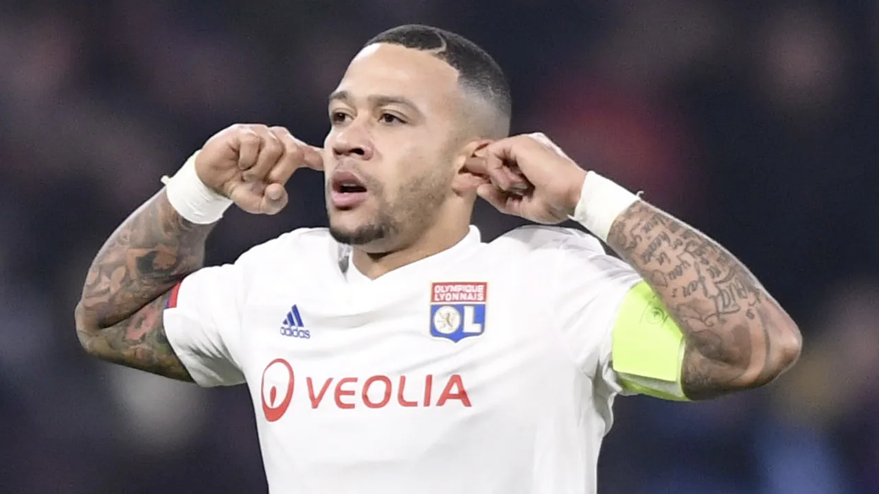 Invaller Memphis benut strafschop en speelt gelijk met Lyon