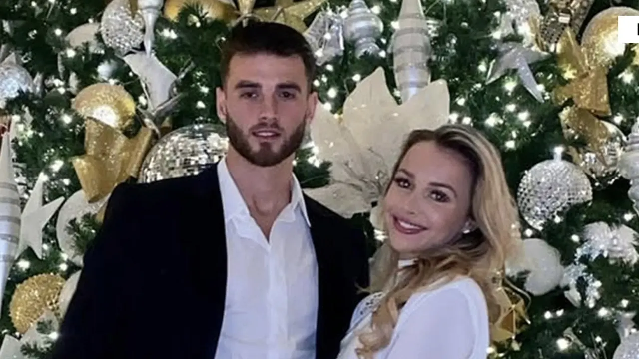 Shownieuws-tafel bespreekt liefdesbreuk tussen Emma Heesters en Wesley Hoedt
