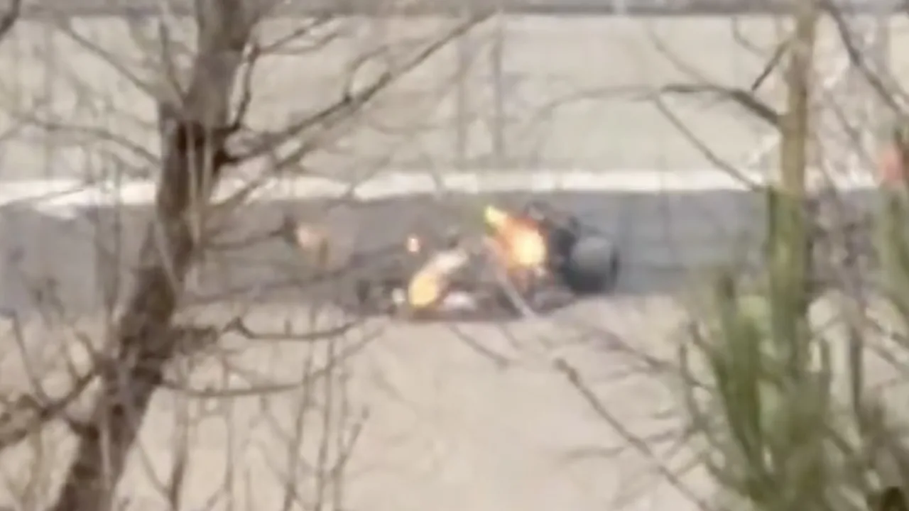 Nieuwe teamgenoot Max Verstappen rijdt Red Bull-auto direct op testdag de muur in