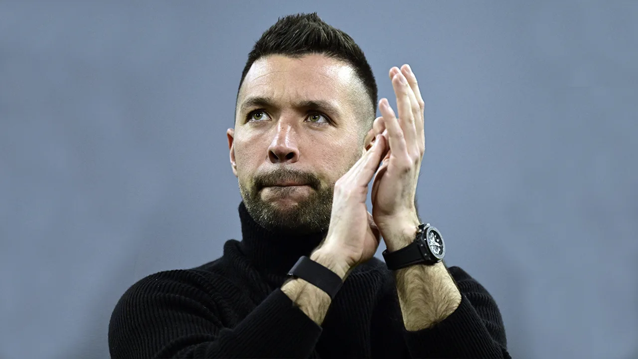 Vertrekt Farioli al na dit seizoen bij Ajax? 'Als hij de kans krijgt, dan stapt hij op'