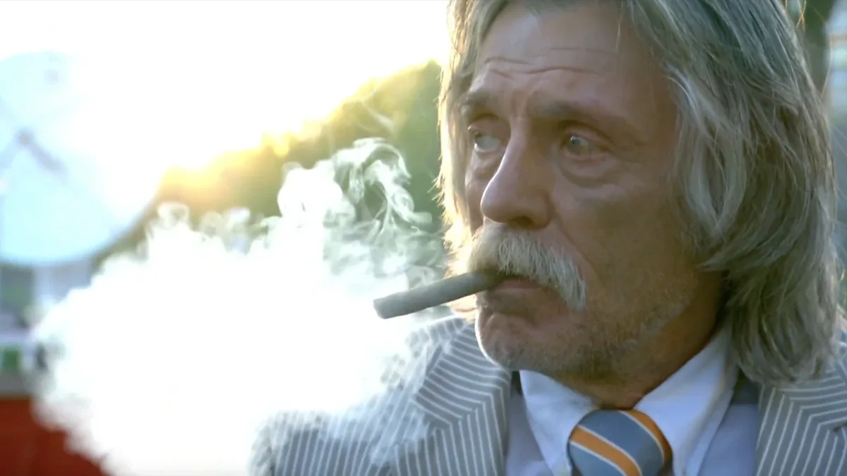 Johan haat kerst: 'Er zit niets anders op dan twee dagen lang sigaren roken'