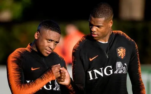 Oranje met debutanten Dumfries en Bergwijn
