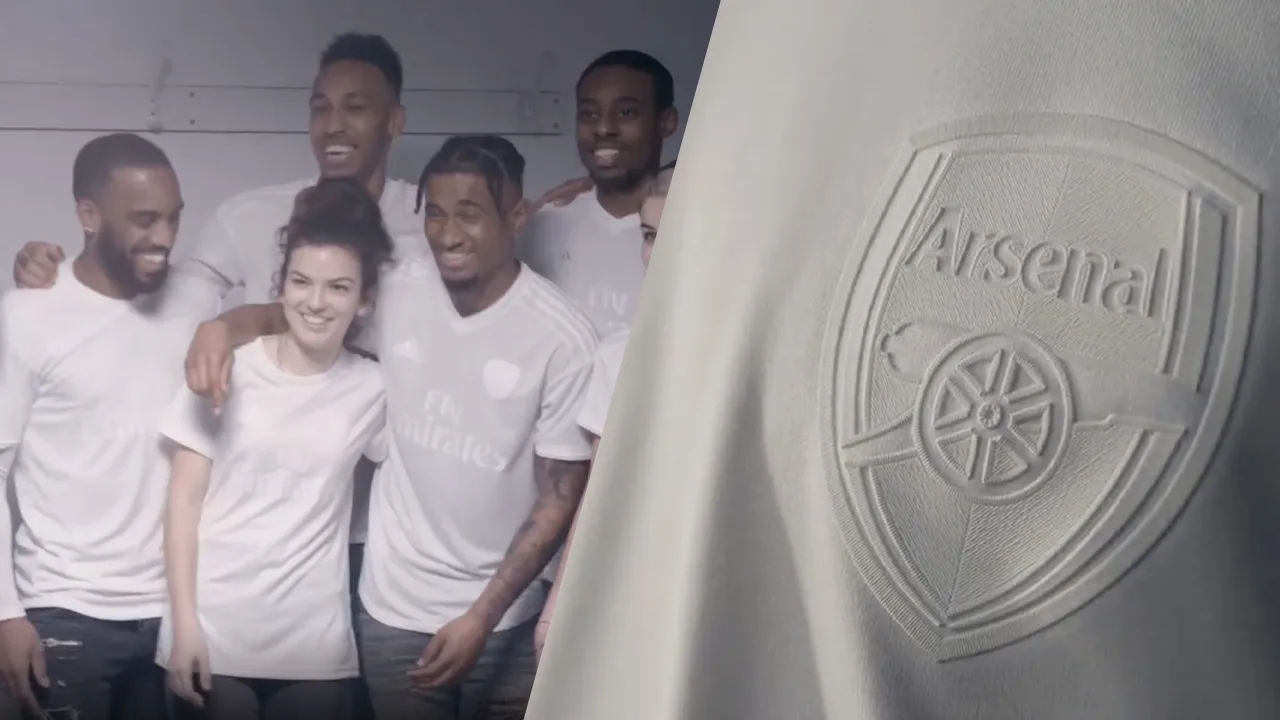 Arsenal vraagt aandacht voor vermoorde tieners met speciaal tenue