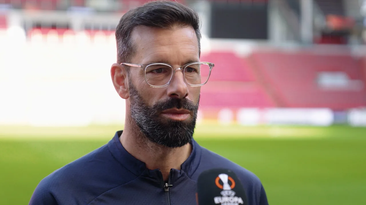 Van Nistelrooij: 'Luuk de Jong, Mauro jr. en Madueke weer gedeeltelijk in teamtraining'