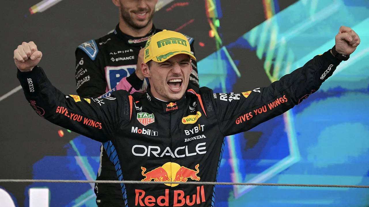 Verstappen kan zege in Brazilië bijna niet geloven: 'Ongelofelijk om te winnen van zo ver achterin'