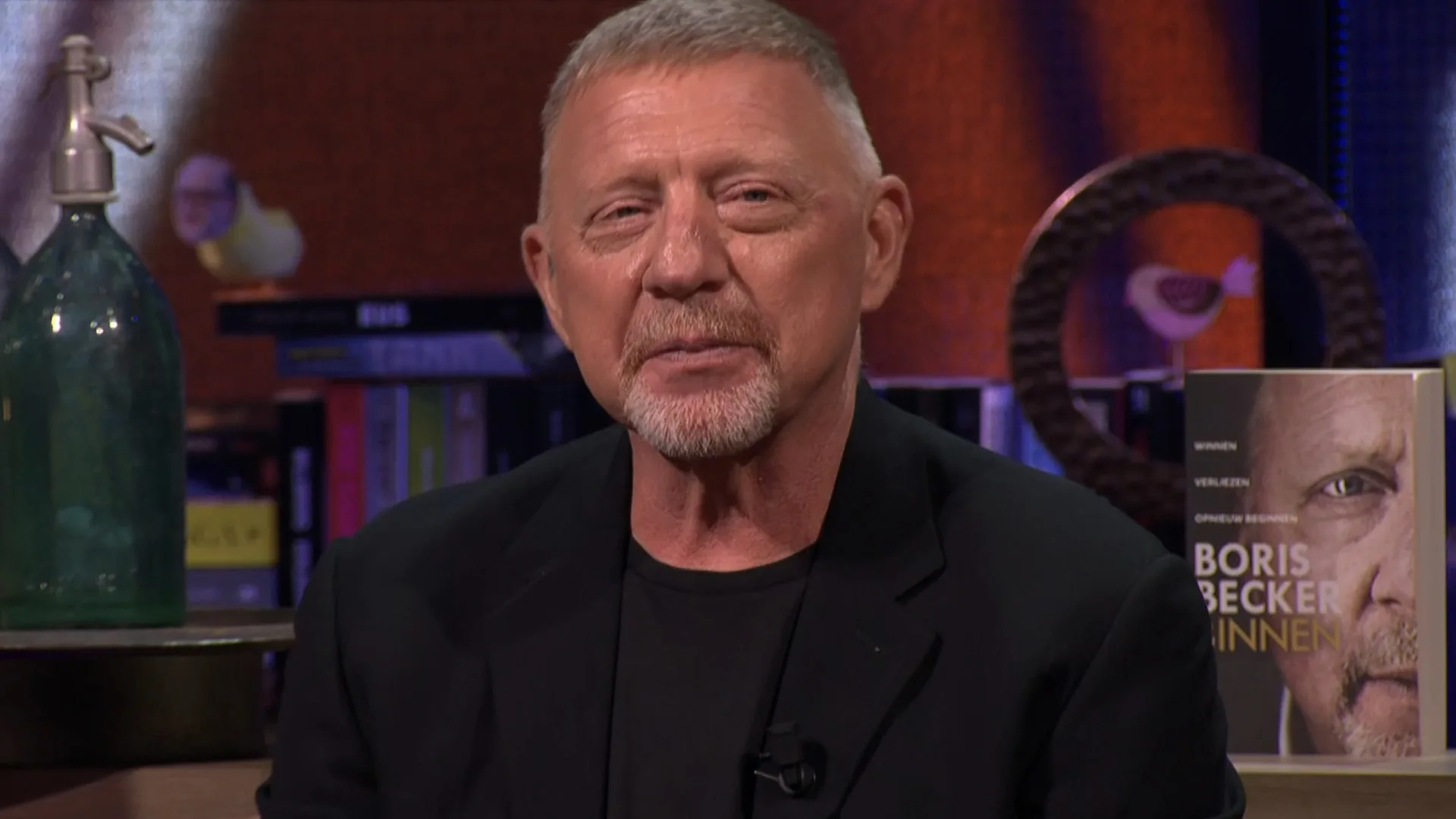 Tennislegende Boris Becker vergelijkt Eva Jinek met Vandaag Inside: 'It’s more real here'