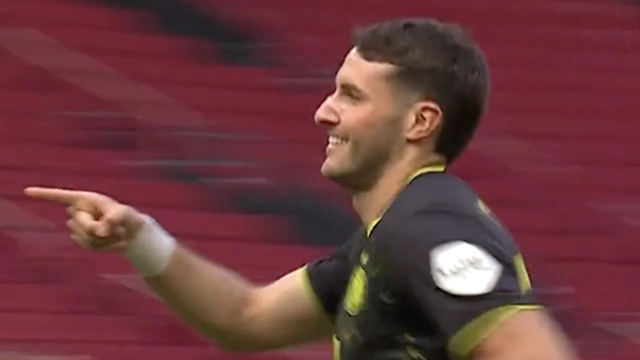 Videogoal: Giménez zet Feyenoord razendsnel na hervatting op 0-4 voorsprong tegen Ajax