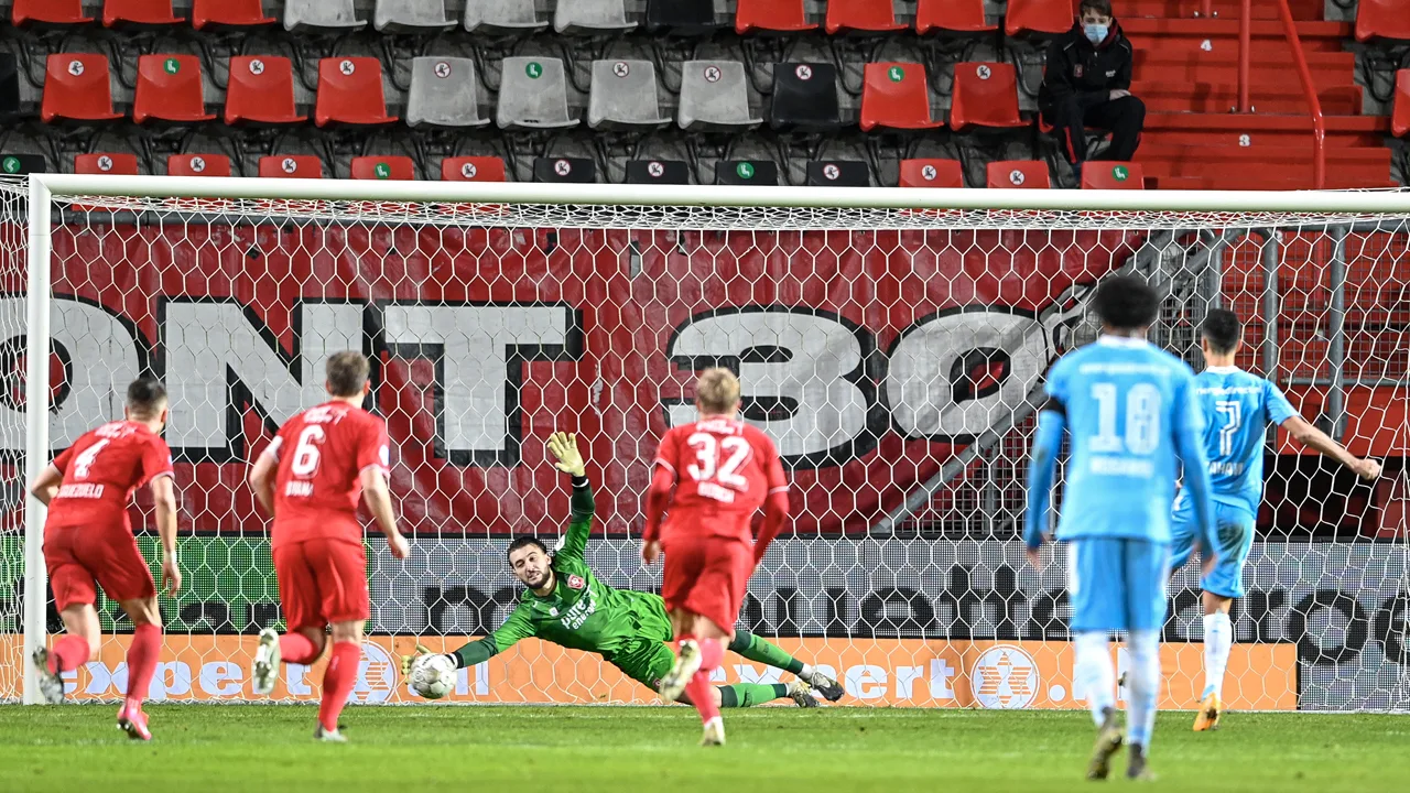 Felle kritiek op gegeven strafschop voor PSV: 'Wat een lachertje!'