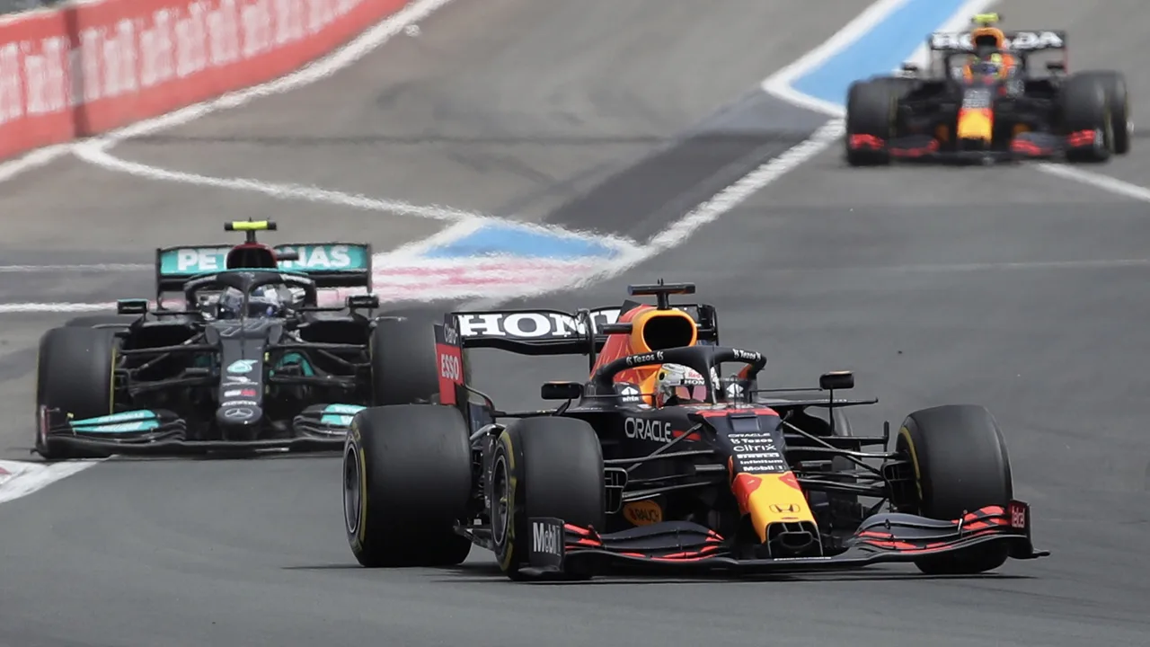 OFF-TOPIC: Max Verstappen rekent af met Hamilton en wint GP van Frankrijk
