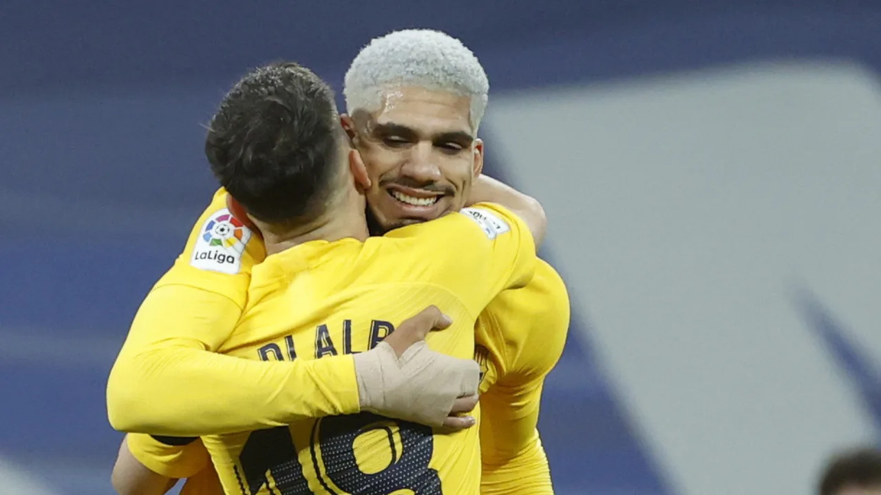 Bizarre afkoopsom voor Araújo na verlengen contract bij FC Barcelona