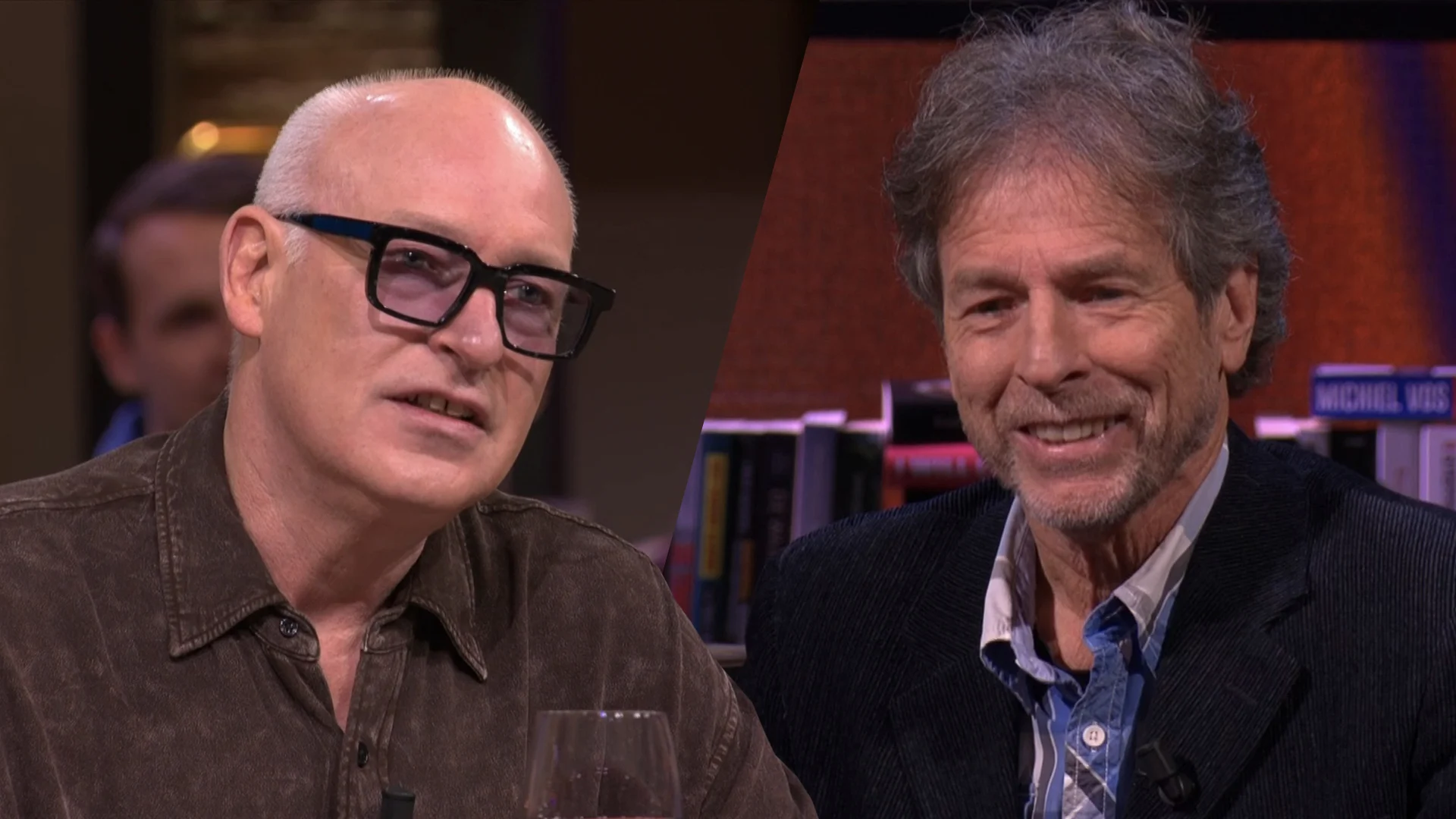 René verrast door aanwezigheid bargast: 'Ik heb jou vanmiddag zitten Googelen...'