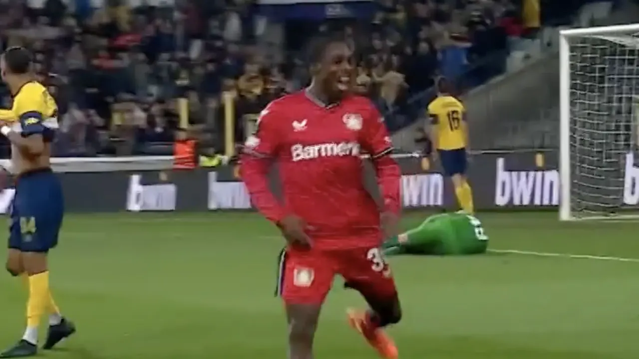 VIDEOGOAL: Royale Union - Bayer Leverkusen 0-3 (Frimpong)