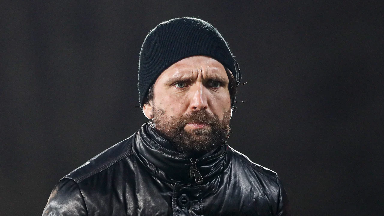 Hyballa licht vertrek bij Esbjerg toe: 'Van der Vaart begreep me'