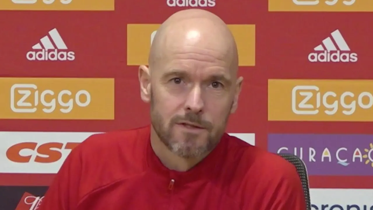 Ten Hag reageert op Huntelaar geruchten: 'Ik weet van de interesse'