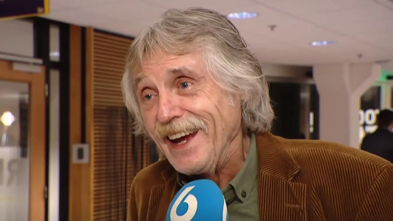 Johan Derksen vertelt over zijn 77e verjaardag: 'Dan ben je niet meer van de ochtendwip!'
