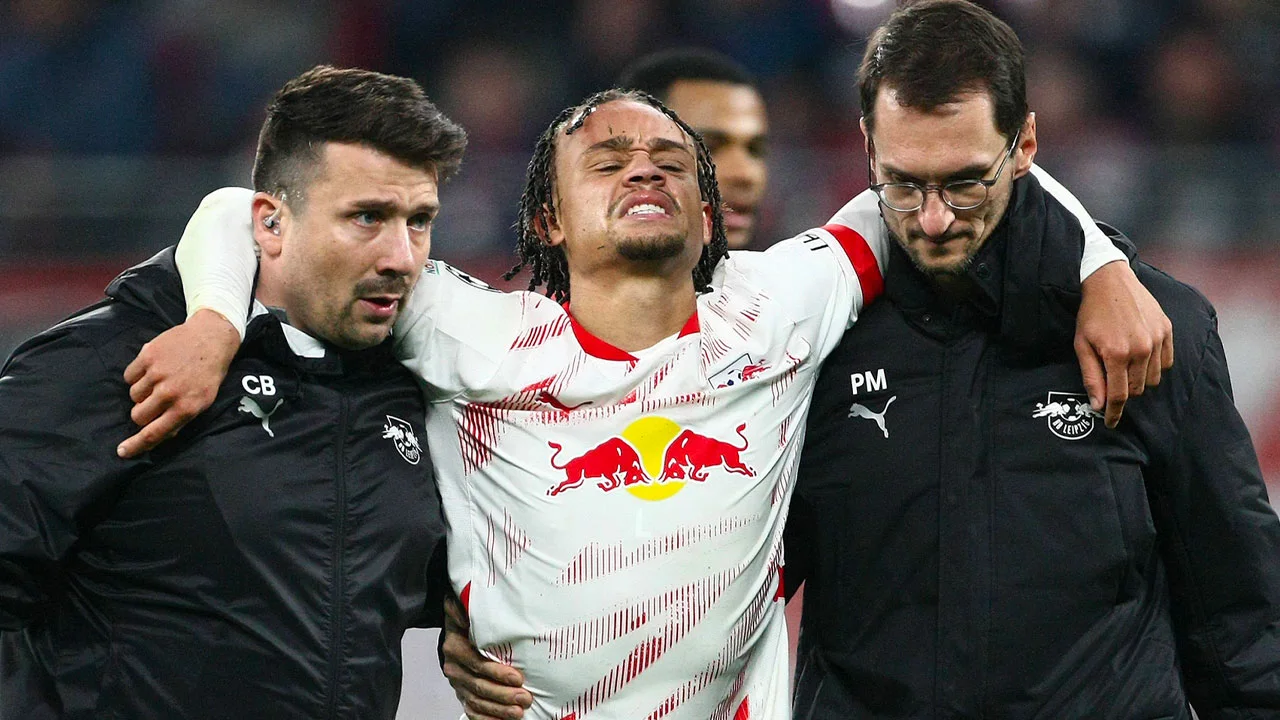 RB Leipzig bevestigt: Xavi Simons weken aan de kant met enkelblessure