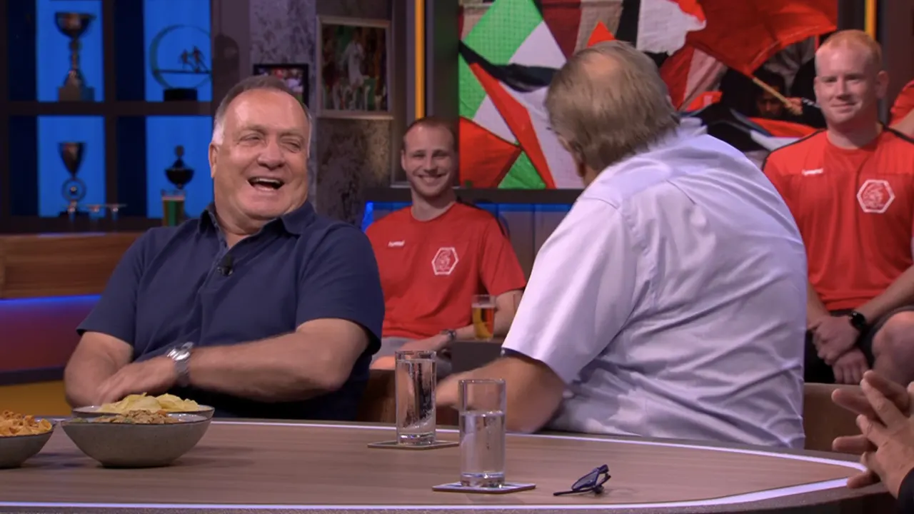 Jan Boskamp wordt uitgelachen door het publiek: 'Waarom zijn die gasten uitgenodigd?!'