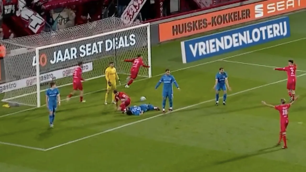 AZ verzuimt tweede plaats Eredivisie over te nemen van Ajax