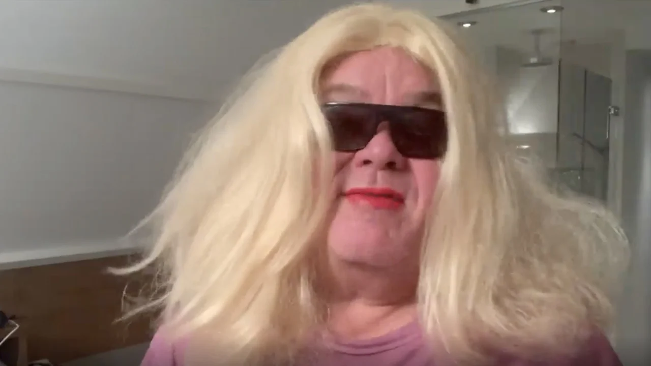 Paul de Leeuw neemt online roddelkanalen op de hak met Instagram-video