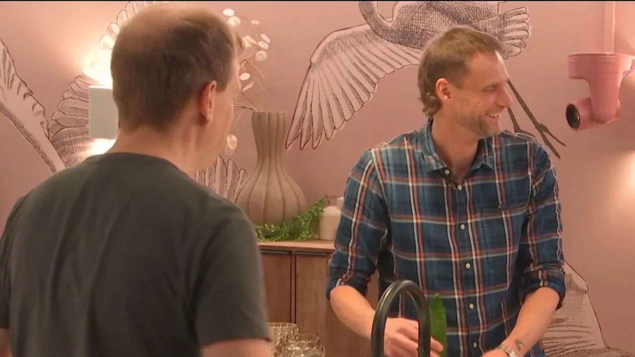 Lang Leve de Liefde-deelnemer informeert naar allergieën: 'Ergens allergisch voor? Vagina's?!'