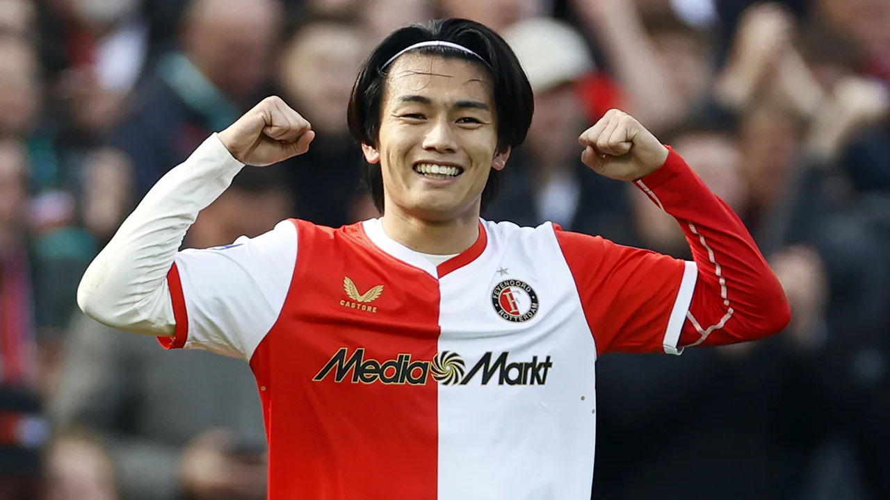 Ayase Ueda schiet Feyenoord in slotfase voorbij FC Utrecht
